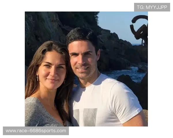 足球球星背后的她们那些默默支持的女孩子们的真实故事与生活揭秘